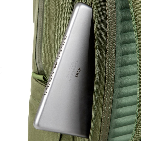 Topo Designs 20L Tech Daypack Olive - Picture 2 of 12